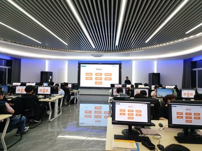 新華三杯再啟新程，信息工程學院舉行第十四屆全國大學生數字技術大賽宣講會